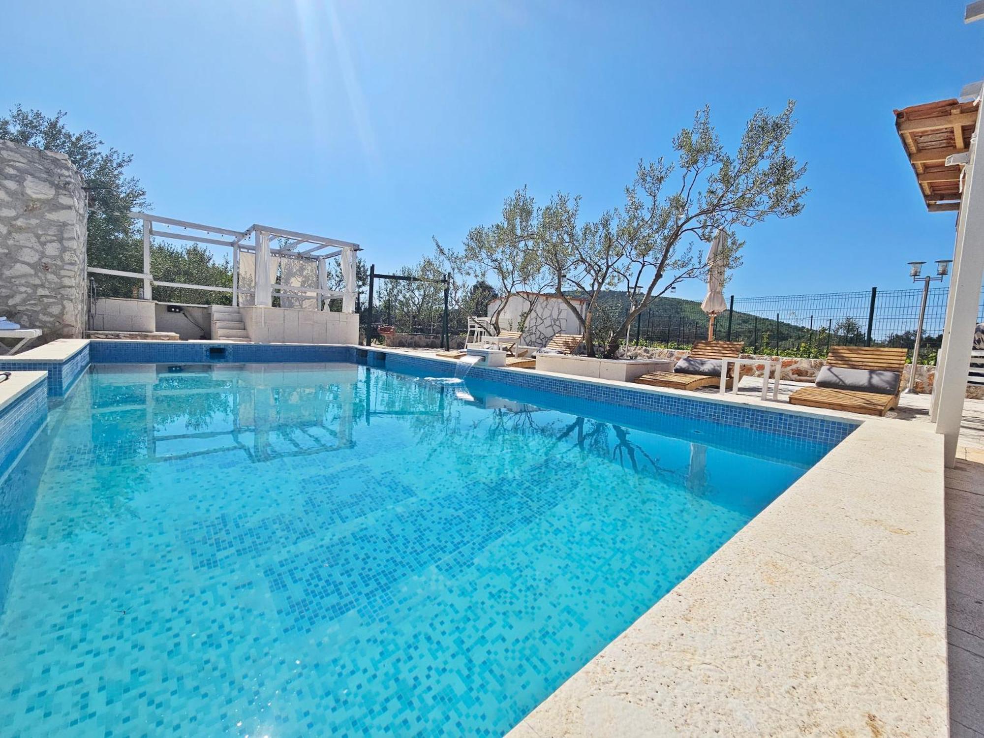 Flamingo - House With Private Pool Villa Gornji Seget Exteriör bild